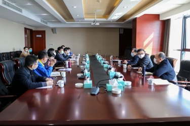 嘉兴市委副书记王涛一行调研人生就是博手机版纸业