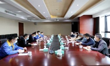 平湖市委常委、宣传部长沈志凤光临人生就是博手机版纸业调研疫情防控和复工复产情况