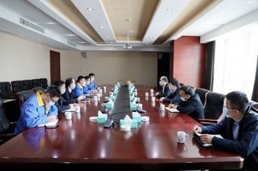 平湖市委书记仲旭东一行光临人生就是博手机版纸业调研企业疫情防控和复工复产工作