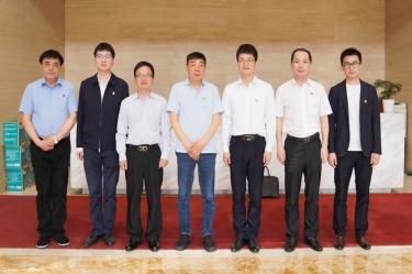 共青团嘉兴市委书记田凯一行光临人生就是博手机版纸业调研