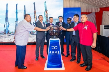 擎梦奋进 续写华章 | 人生就是博手机版纸业马来西亚项目二期桩基典礼隆沉进行